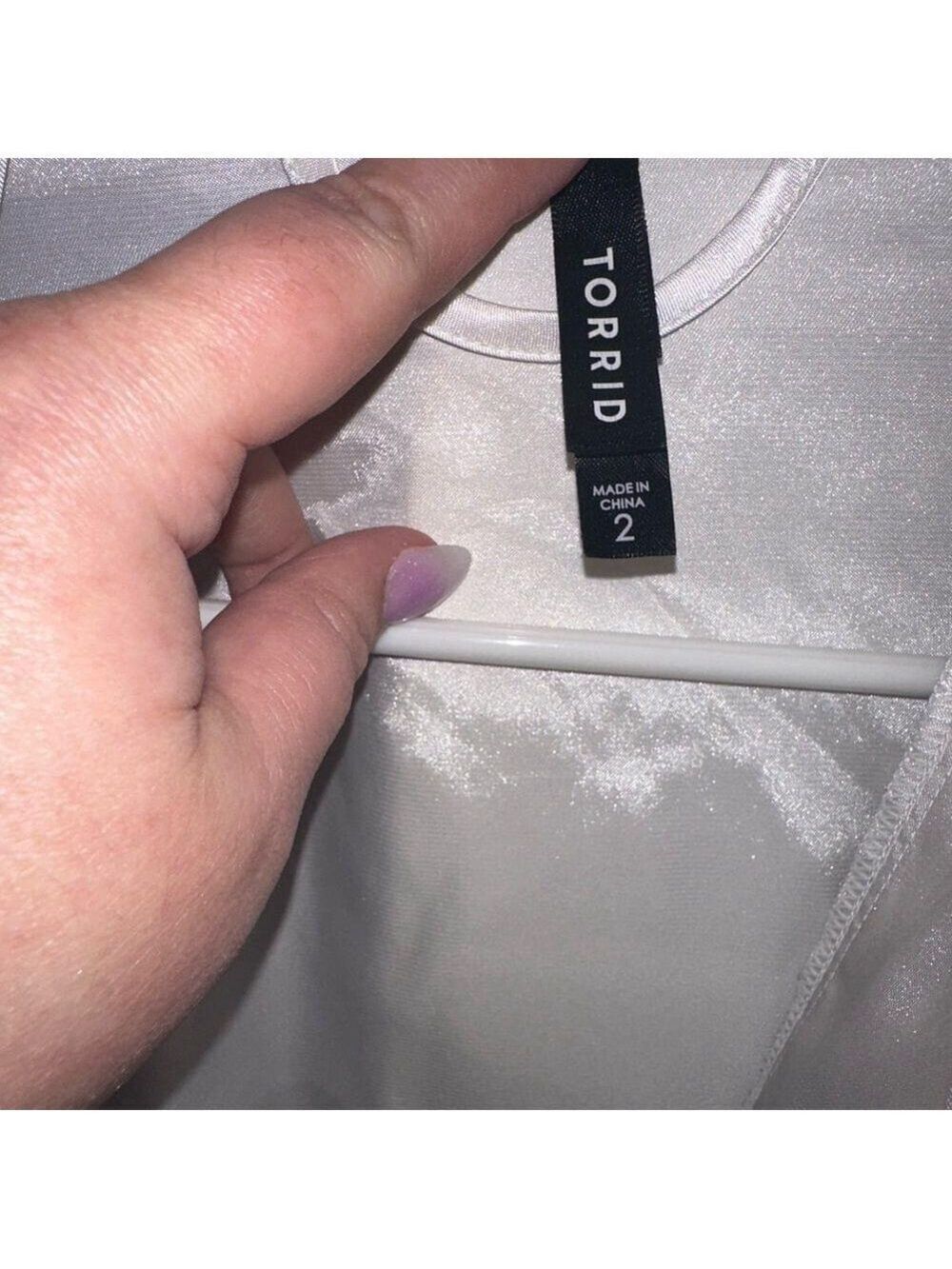 Torrid Bridal Pinup White Satin & Lace Robe - Picture 8 of 8